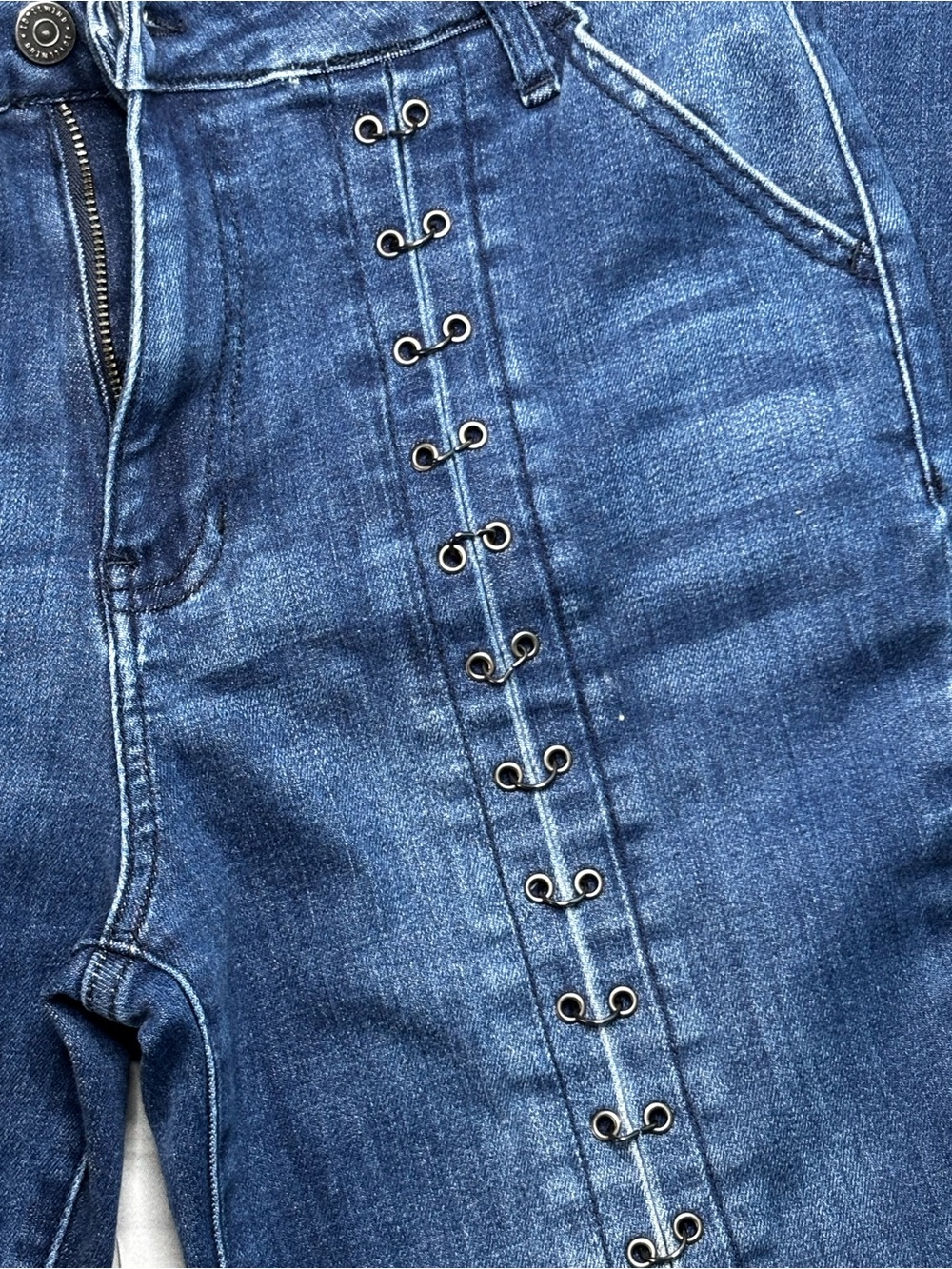 Idyllwind High Rise Flare Jeans ๐ - Picture 8 of 10